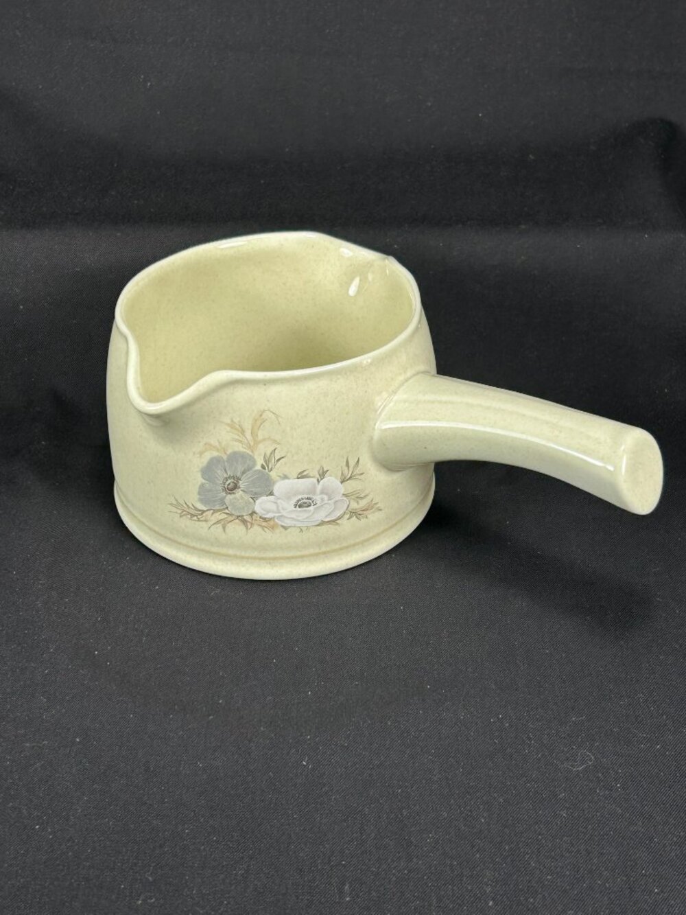 Royal Doulton UK Lambethware LS1067 AVON handled gravy bowl